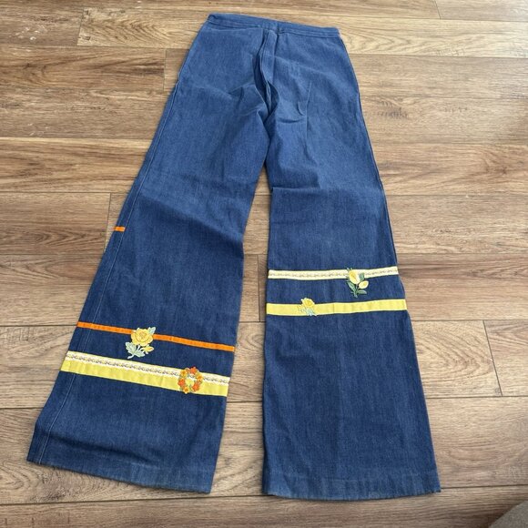 Vintage 70s Petit Fors Floral Flared Jeans - Picture 4 of 15